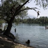 Une des manières de lutter contre le sentiment de chaleur: se rafraîchir